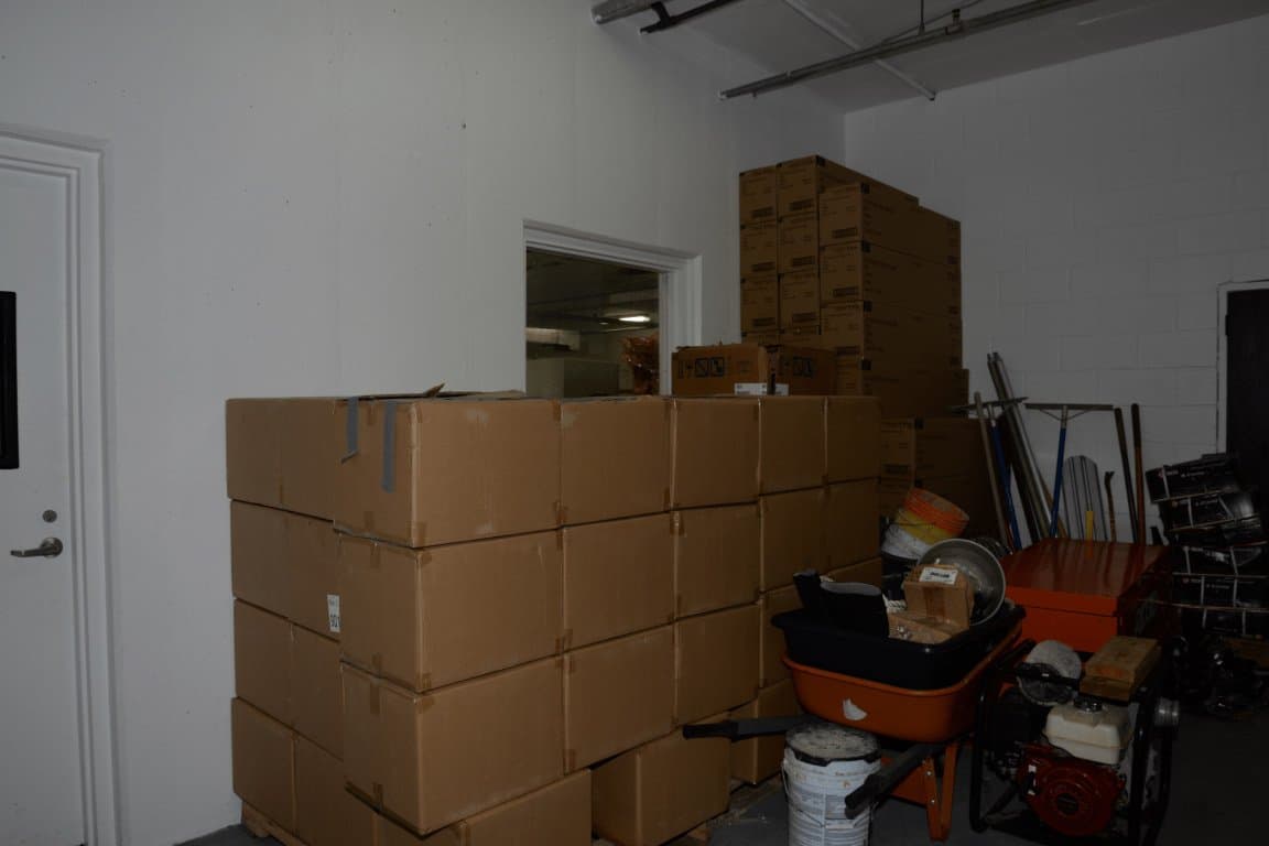 Photo 2 for Full Garage Cleanout & Moving Boxes
